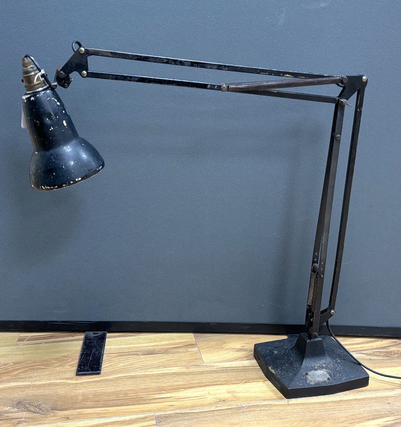 An anglepoise lamp (1208?) 100cm high